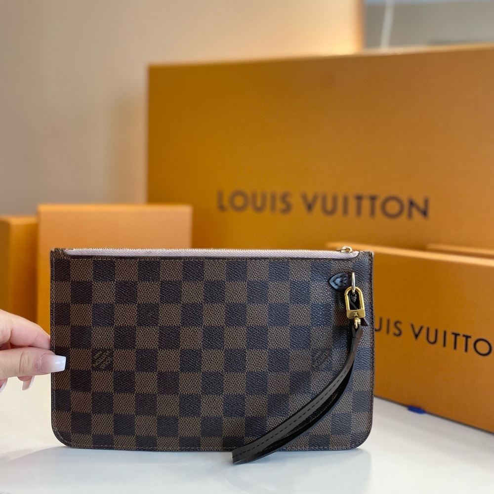 Louis Vuitton Neverfull pouch